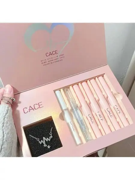 Подарочный набор «Помада и ожерелье»