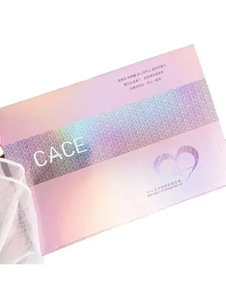 Подарочный набор «Помада и ожерелье»