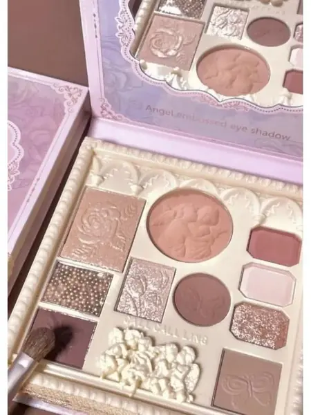 Палетка теней для век