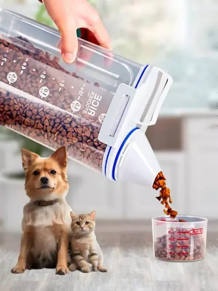 Контейнер для корма животных