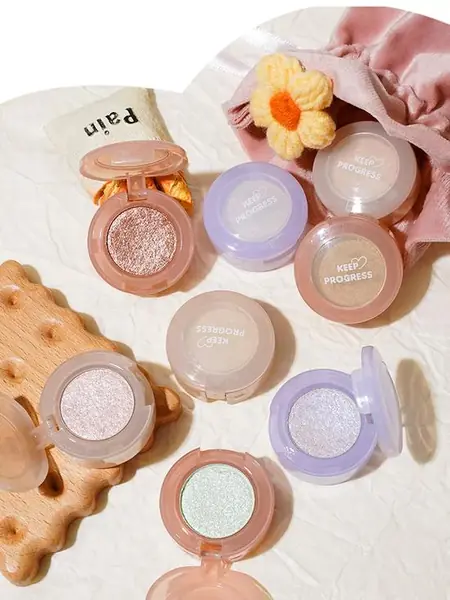 Хайлайтер-тени для век