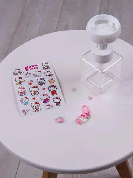 Hello Kitty — пенка-мыло для рук.