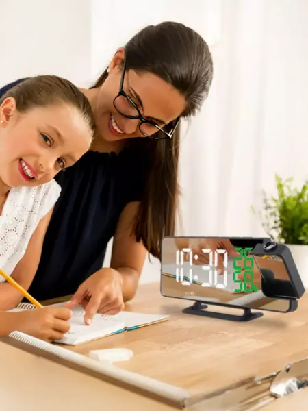 Часы электронные настенные с проекцией