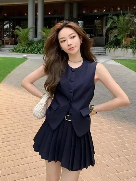 Юбочный костюм