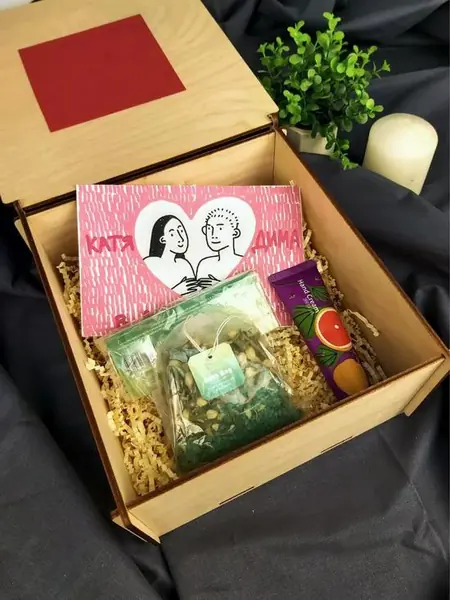 Подарочная коробка деревянная