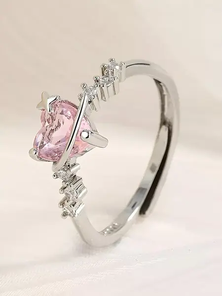 Розовое кольцо-сердце