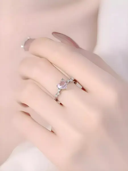 Розовое кольцо-сердце