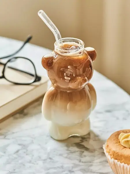 Стакан с трубочкой