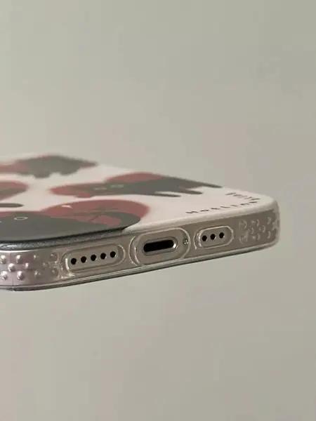 Чехол на iPhone