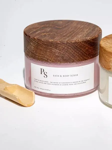 Набор парфюмированных скрабов для тела