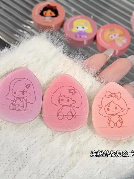 Кремовые румяна-кушон Gege Bear