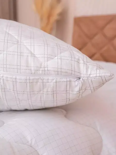 Подушка 70х70