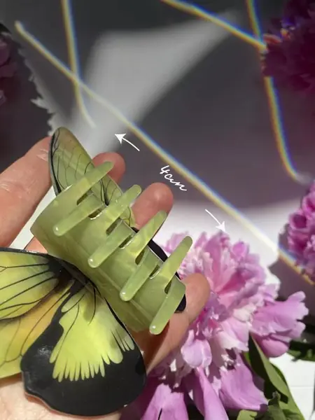 Заколка-бабочка