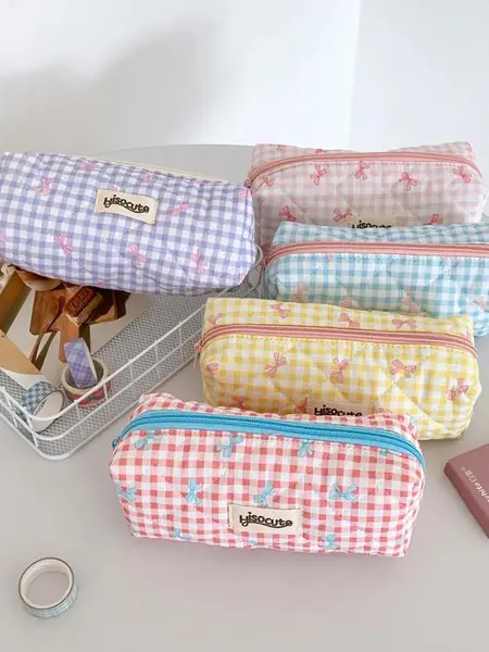 Косметичка женская миниатюрная.