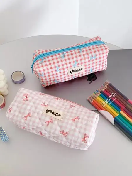 Косметичка женская миниатюрная.