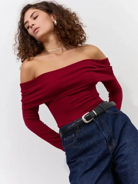 Лонгслив с открытыми плечами