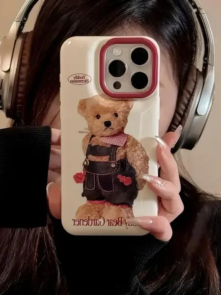 Чехол с мишкой для iPhone.