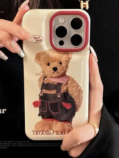 Чехол с мишкой для iPhone.