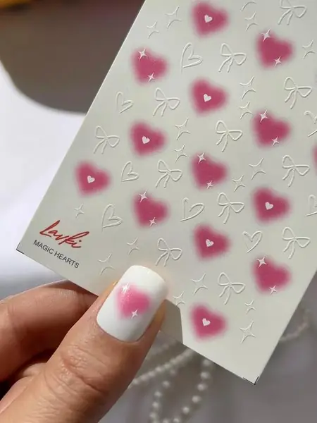 Слайдеры-наклейки для ногтей в виде сердечек