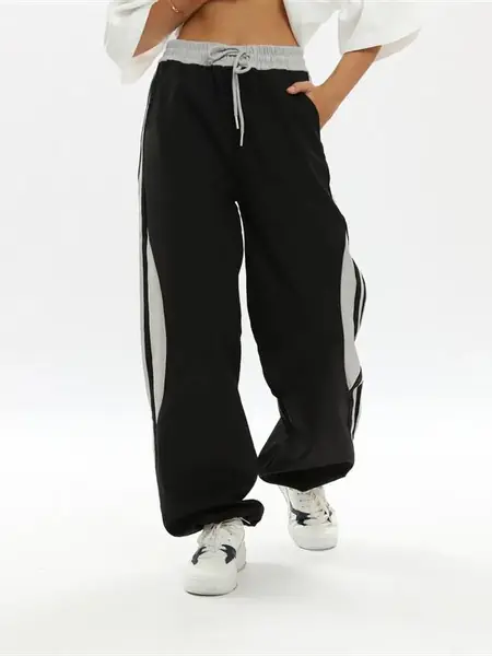 Спортивные карго-штаны y2k оверсайз.