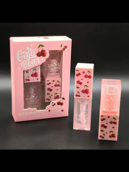 Бальзам-блеск для губ.