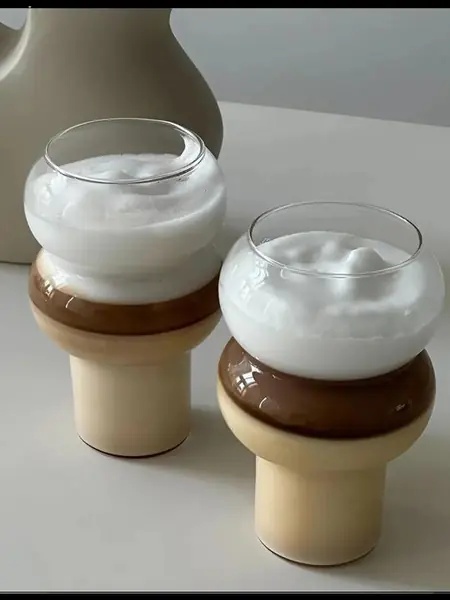 Стеклянный стакан