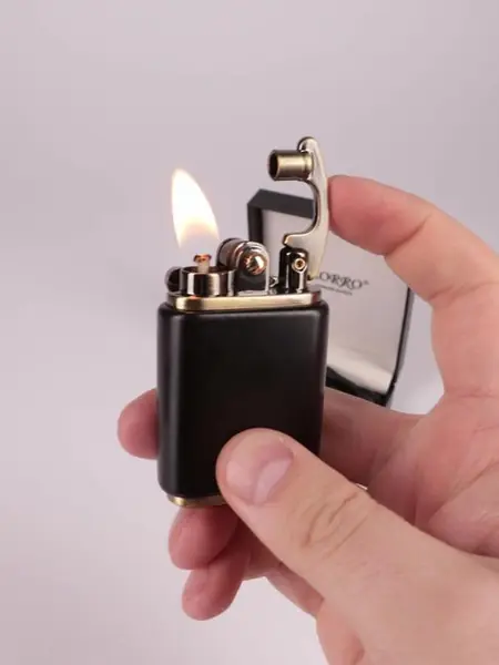 Зажигалка бензиновая подарочная Zorro