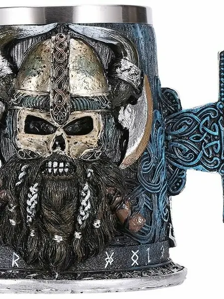 Пивная кружка с Викингом
