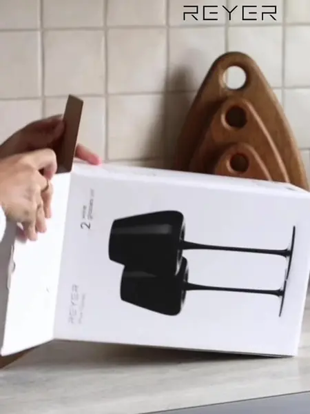 Бокалы для вина и шампанского