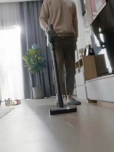 Вертикальный пылесос Dreame