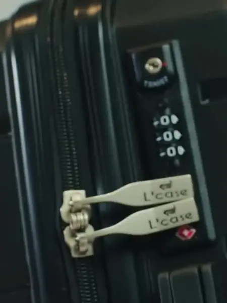 Чемодан L'case