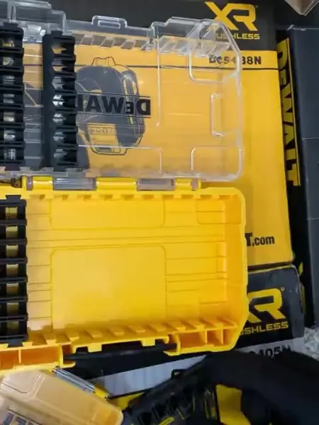 DEWALT Ящик для инструментов