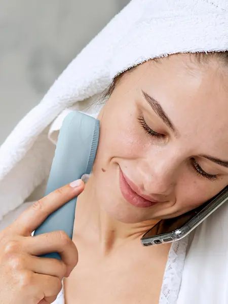 Щетка для лица Kitfort